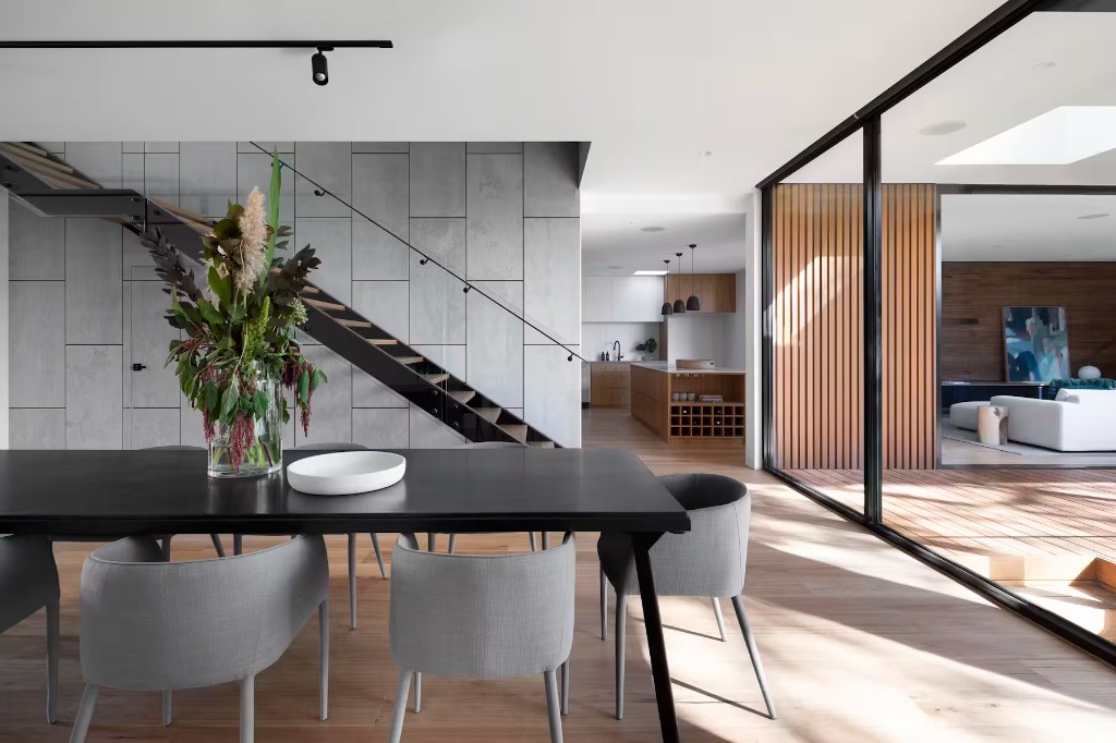Dining area in timber and concrete
